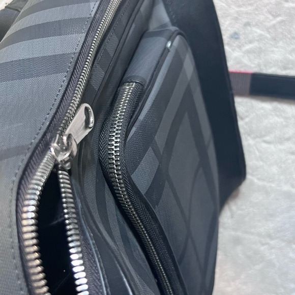 Burberry back pack - Picture 4 of 6